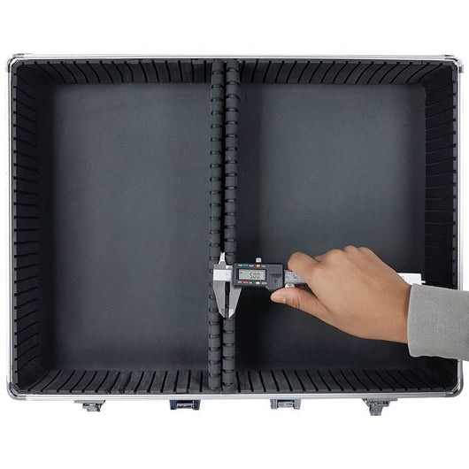 roc cases black case l530 x w400 x h130mm with compartment dividers and tool panel